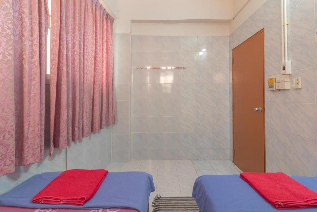 New Central Guesthouse Bangkok Exterior photo