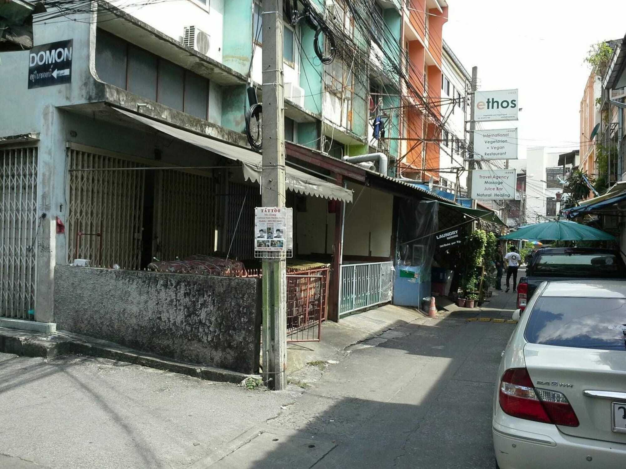 New Central Guesthouse Bangkok Exterior photo